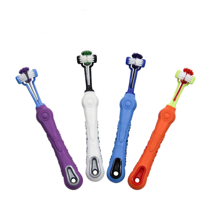 Three-sided pet toothbrush head detail